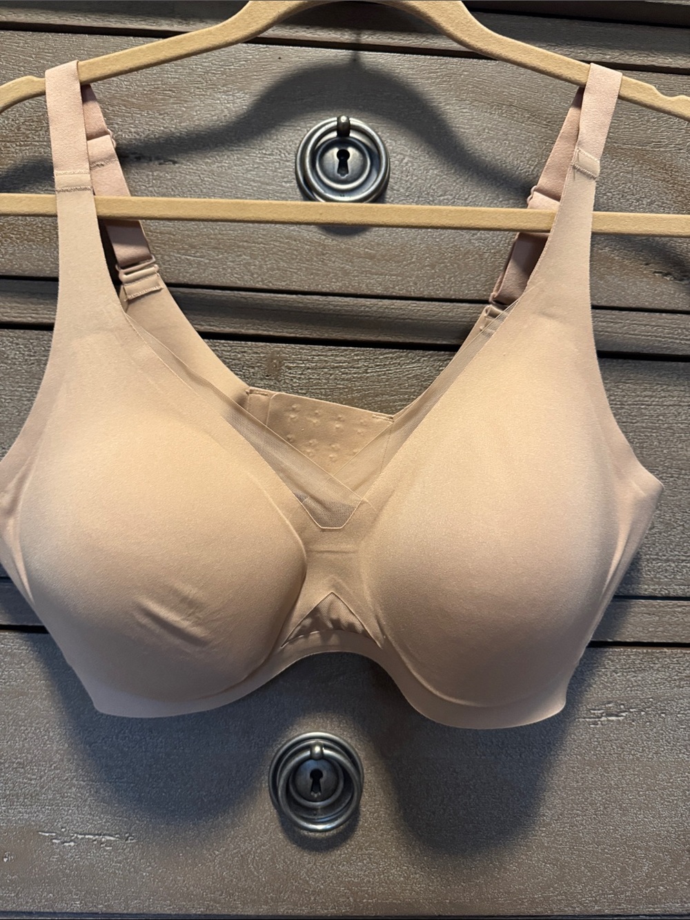 Honeylove CrossOver Bra Nude Womens 36D/DD Light padding wireless Mesh panels